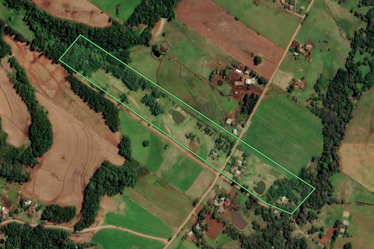 Imagem de satélite do imóvel rural em Santo Cristo (RS), com o contorno declarado no CAR desenhado por cima.