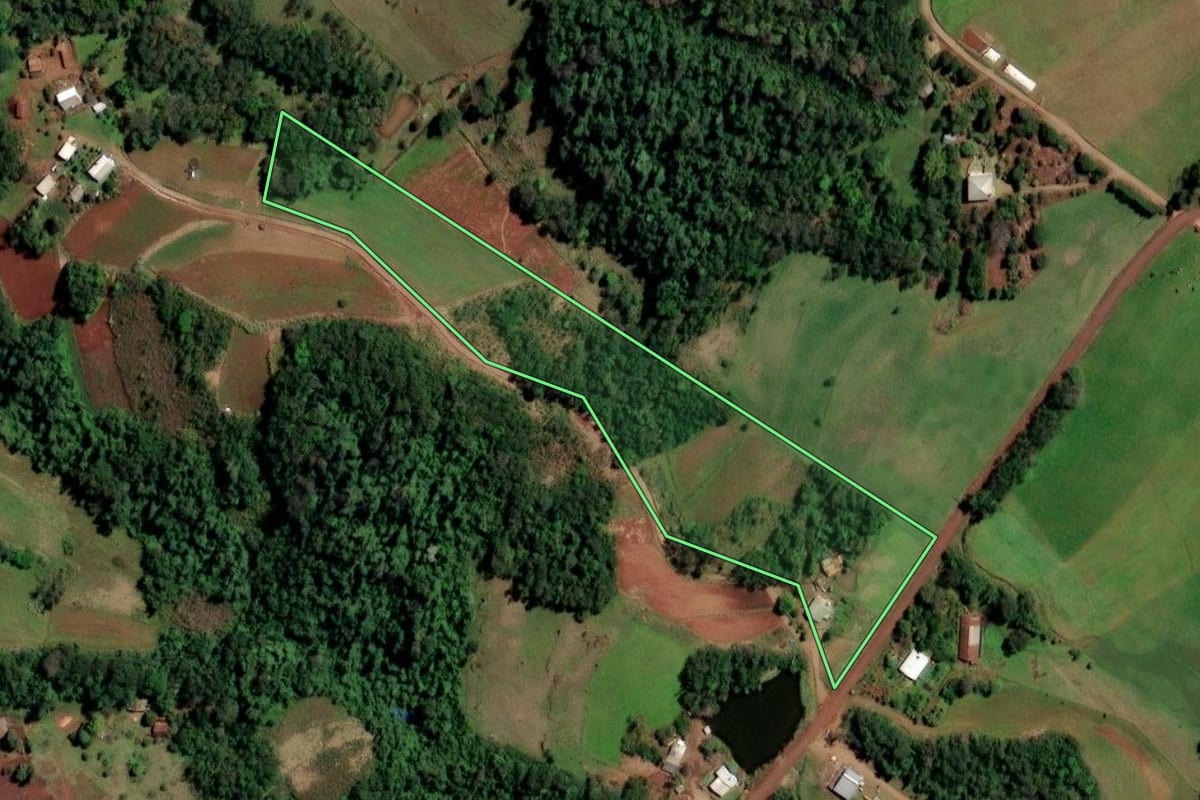 Imagem de satélite do imóvel rural em Santo Cristo (RS), com o contorno declarado no CAR desenhado por cima.