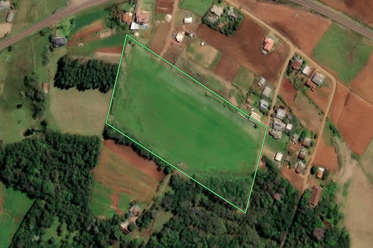 Imagem de satélite do imóvel rural em Santo Cristo (RS), com o contorno declarado no CAR desenhado por cima.