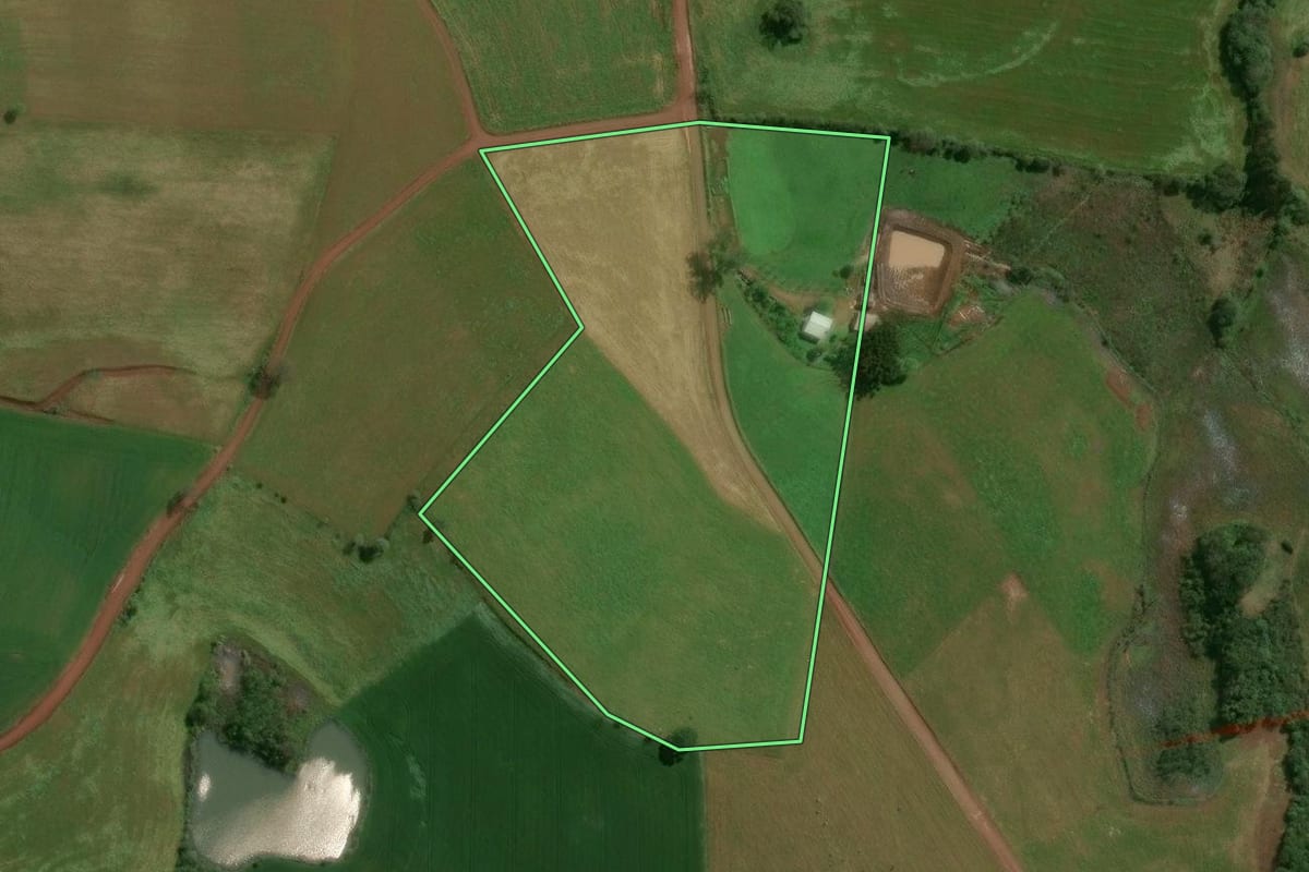 Imagem de satélite do imóvel rural em Santo Expedito do Sul (RS), com o contorno declarado no CAR desenhado por cima.