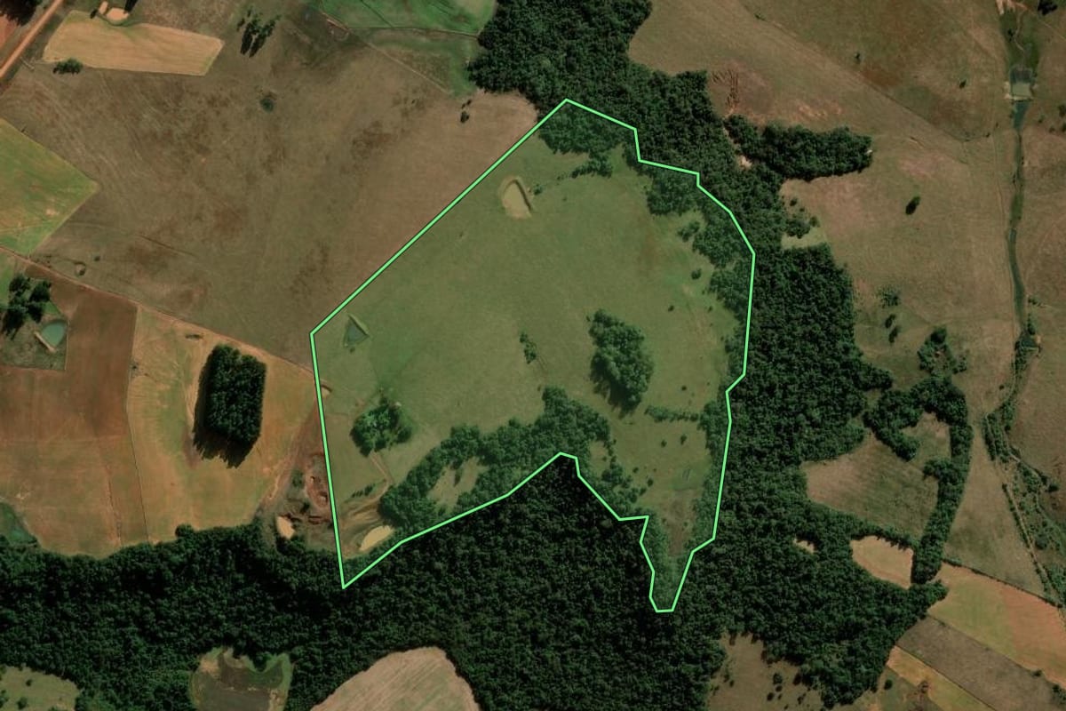Imagem de satélite do imóvel rural em Manoel Viana (RS), com o contorno declarado no CAR desenhado por cima.