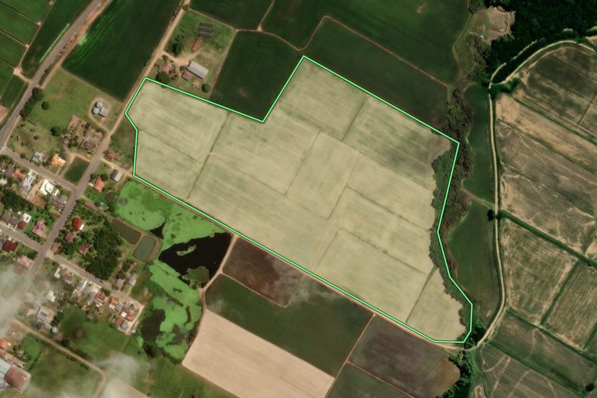 Imagem de satélite do imóvel rural em São João do Polêsine (RS), com o contorno declarado no CAR desenhado por cima.