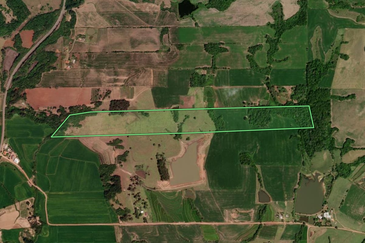 Imagem de satélite do imóvel rural em São João do Polêsine (RS), com o contorno declarado no CAR desenhado por cima.