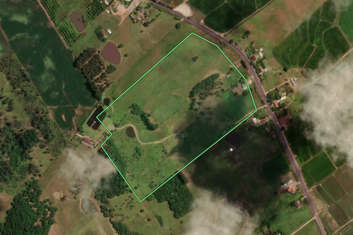 Imagem de satélite do imóvel rural em São João do Polêsine (RS), com o contorno declarado no CAR desenhado por cima.