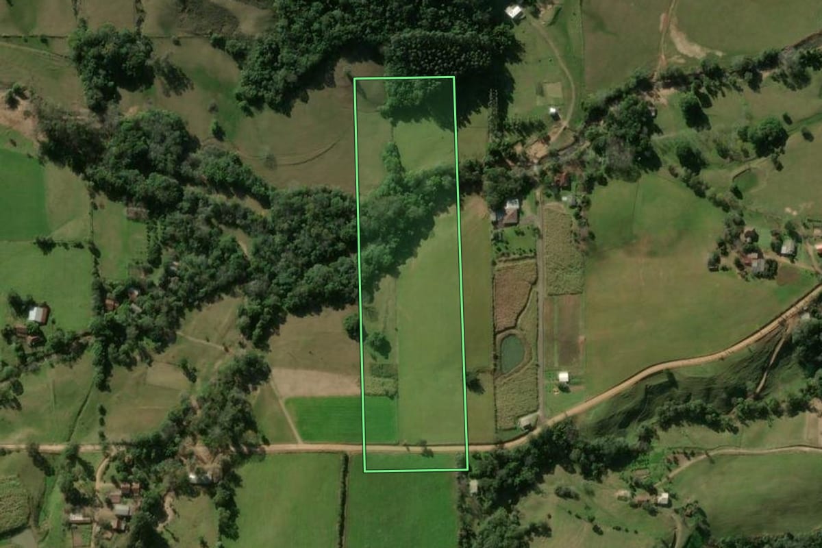 Imagem de satélite do imóvel rural em São João do Polêsine (RS), com o contorno declarado no CAR desenhado por cima.