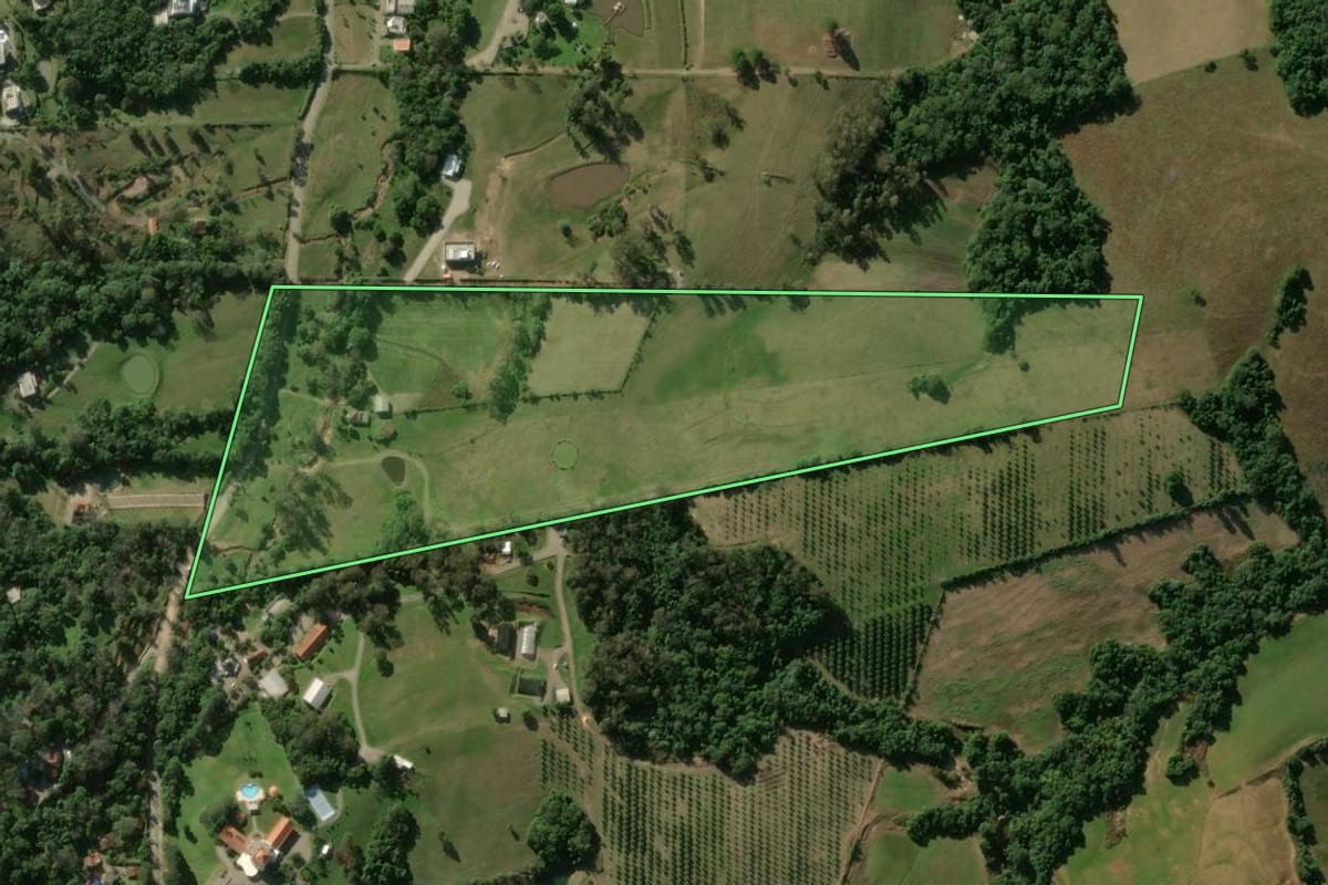 Imagem de satélite do imóvel rural em São João do Polêsine (RS), com o contorno declarado no CAR desenhado por cima.