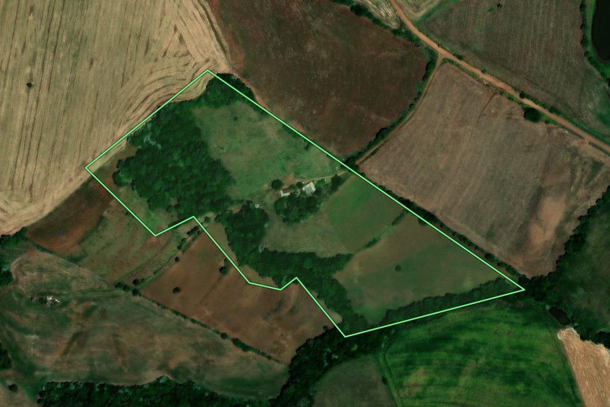 Imagem de satélite do imóvel rural em São José das Missões (RS), com o contorno declarado no CAR desenhado por cima.