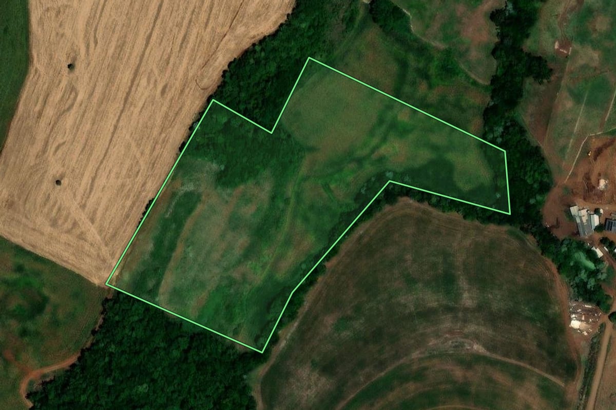 Imagem de satélite do imóvel rural em São José das Missões (RS), com o contorno declarado no CAR desenhado por cima.