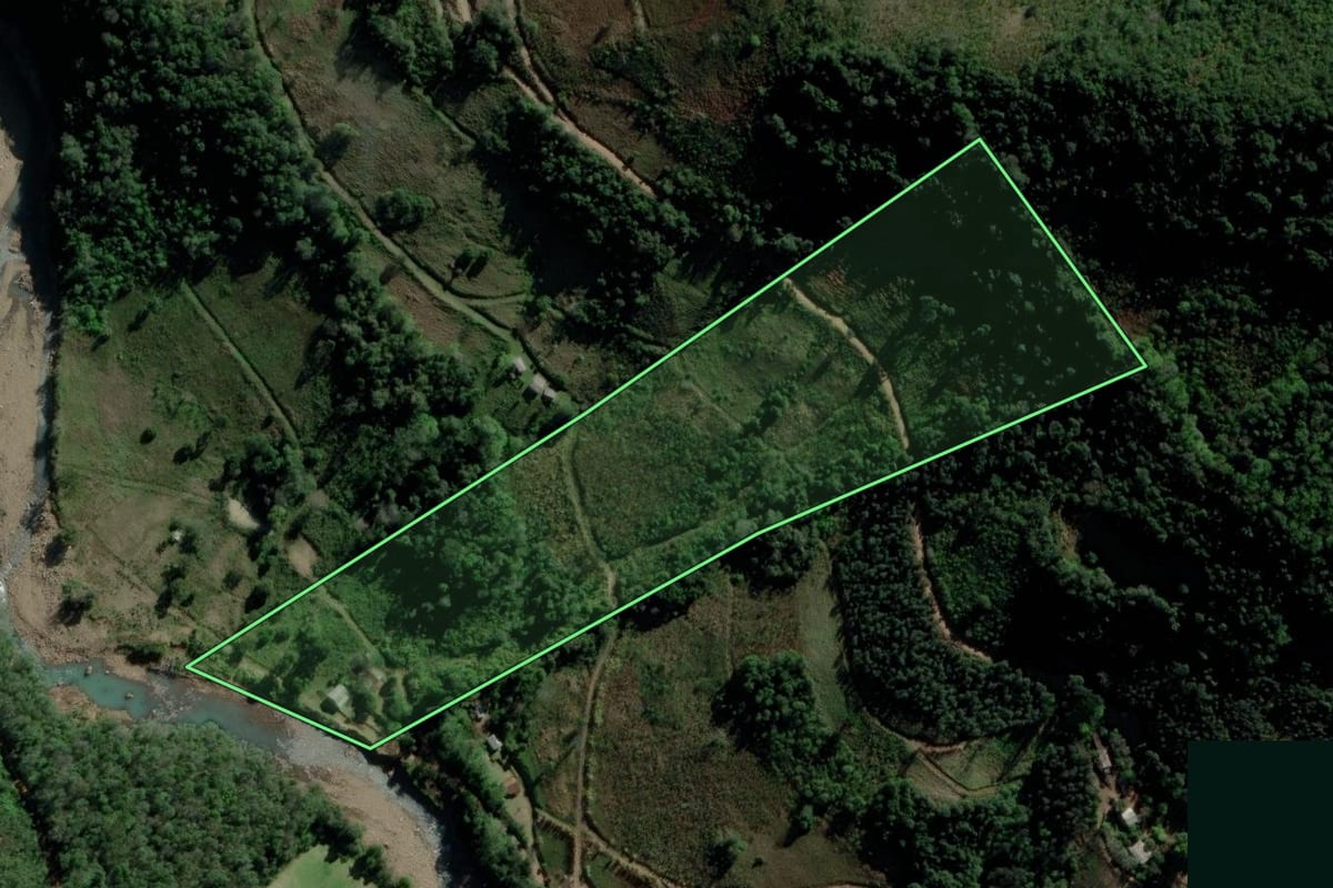 Imagem de satélite do imóvel rural em São José do Herval (RS), com o contorno declarado no CAR desenhado por cima.