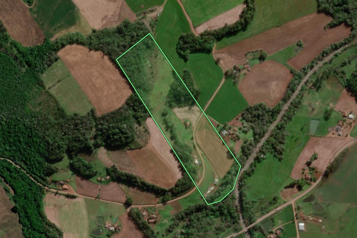 Imagem de satélite do imóvel rural em São José do Inhacorá (RS), com o contorno declarado no CAR desenhado por cima.
