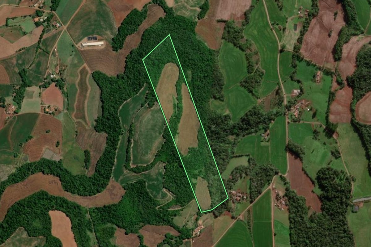 Imagem de satélite do imóvel rural em São José do Inhacorá (RS), com o contorno declarado no CAR desenhado por cima.