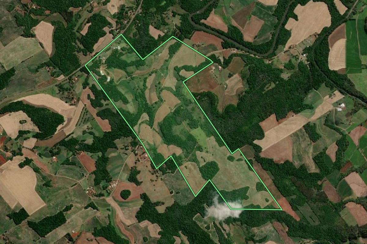 Imagem de satélite do imóvel rural em São José do Inhacorá (RS), com o contorno declarado no CAR desenhado por cima.