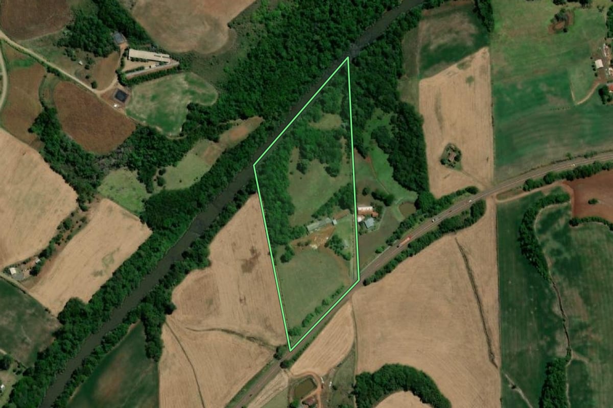 Imagem de satélite do imóvel rural em São José do Inhacorá (RS), com o contorno declarado no CAR desenhado por cima.