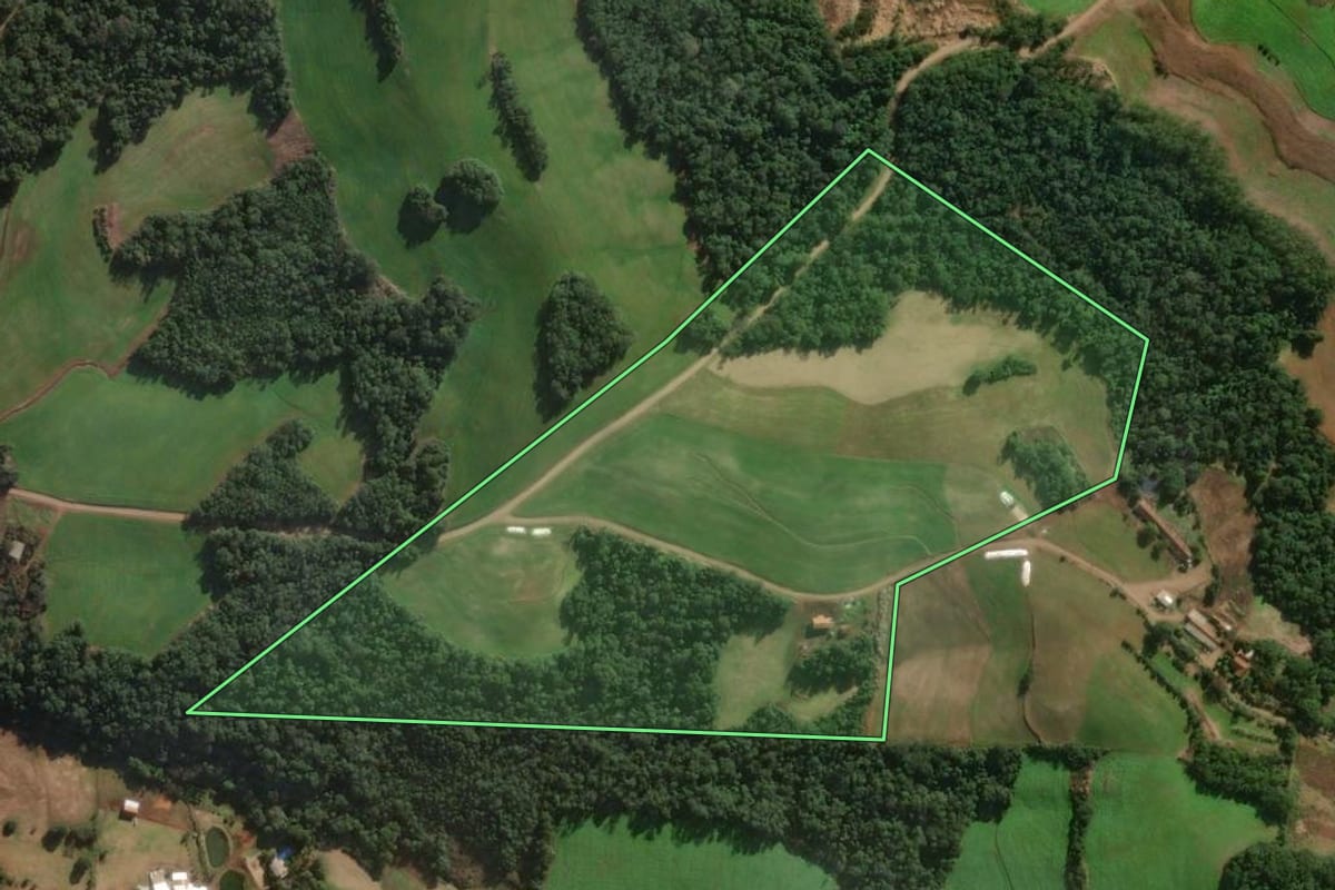 Imagem de satélite do imóvel rural em São José do Inhacorá (RS), com o contorno declarado no CAR desenhado por cima.