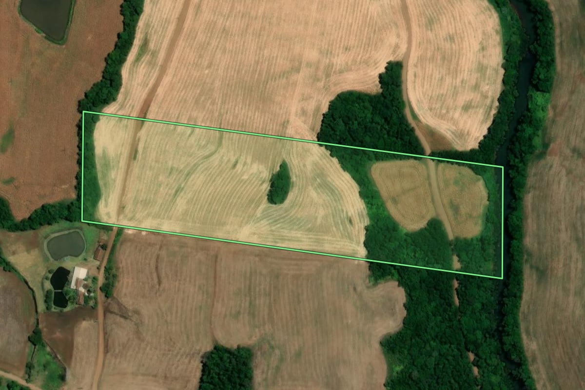 Imagem de satélite do imóvel rural em São José do Inhacorá (RS), com o contorno declarado no CAR desenhado por cima.