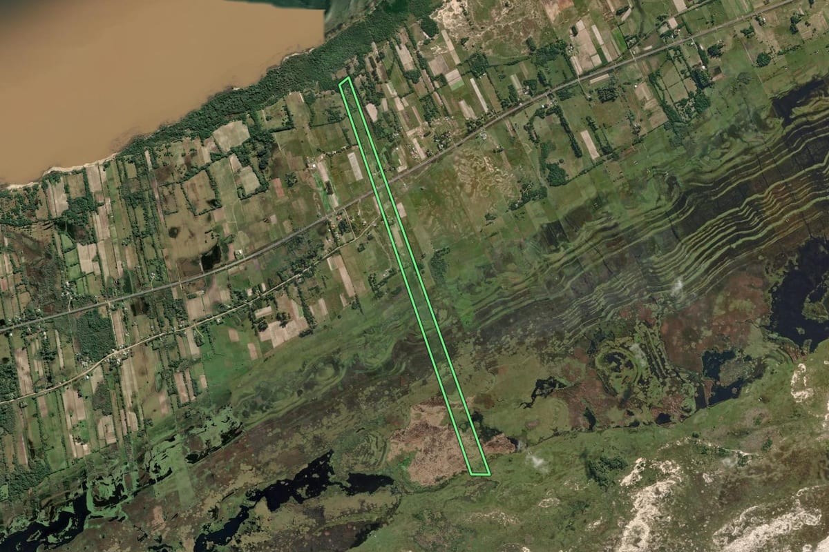 Imagem de satélite do imóvel rural em São José do Norte (RS), com o contorno declarado no CAR desenhado por cima.