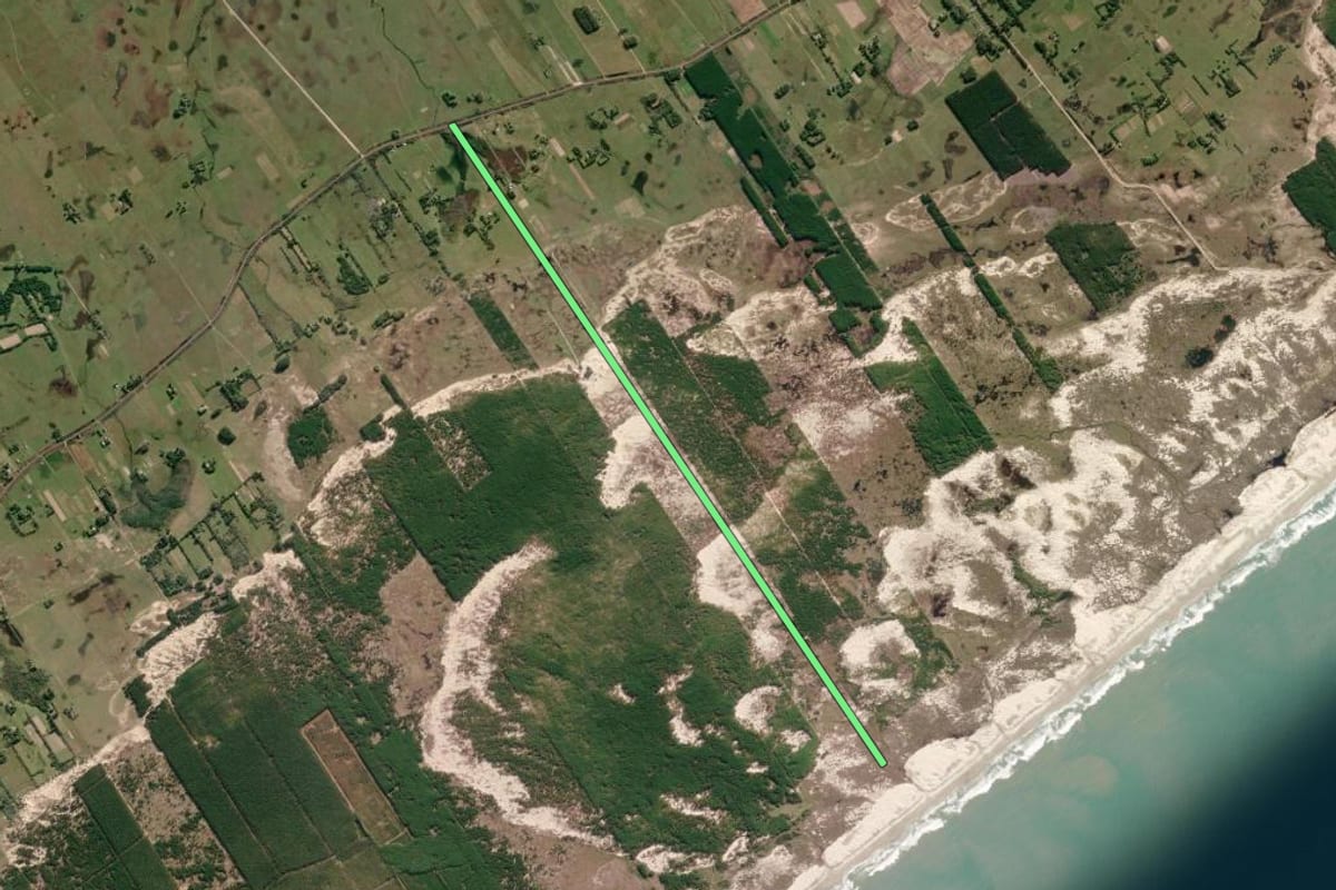 Imagem de satélite do imóvel rural em São José do Norte (RS), com o contorno declarado no CAR desenhado por cima.