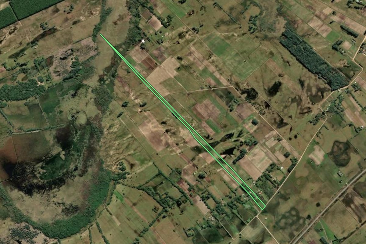 Imagem de satélite do imóvel rural em São José do Norte (RS), com o contorno declarado no CAR desenhado por cima.
