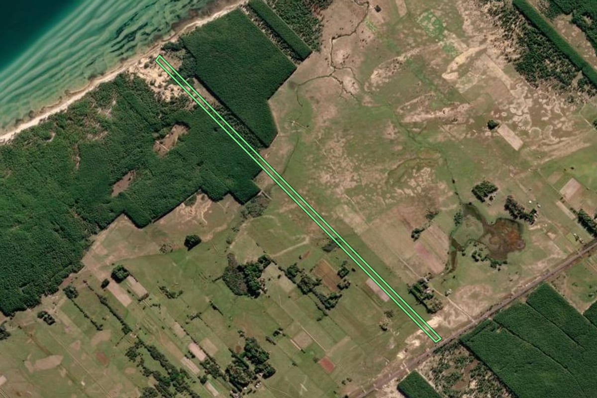 Imagem de satélite do imóvel rural em São José do Norte (RS), com o contorno declarado no CAR desenhado por cima.
