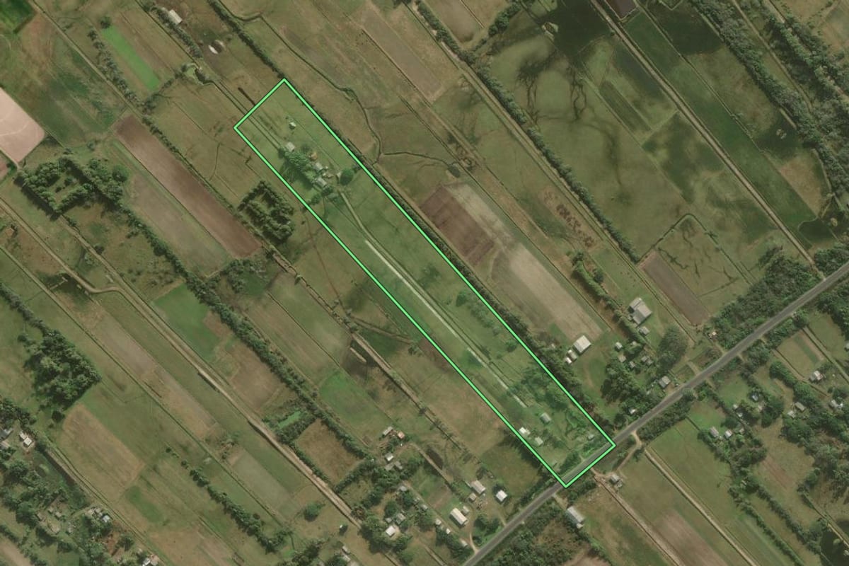 Imagem de satélite do imóvel rural em São José do Norte (RS), com o contorno declarado no CAR desenhado por cima.