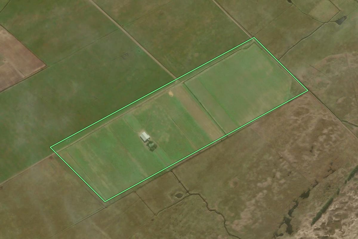 Imagem de satélite do imóvel rural em São José do Norte (RS), com o contorno declarado no CAR desenhado por cima.
