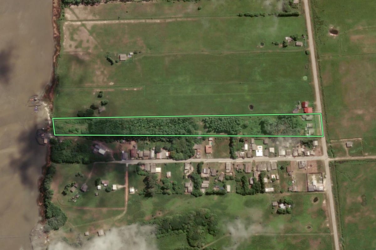Imagem de satélite do imóvel rural em São José do Norte (RS), com o contorno declarado no CAR desenhado por cima.