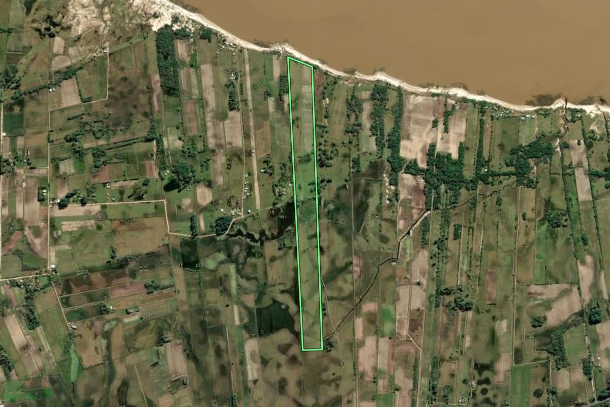 Imagem de satélite do imóvel rural em São José do Norte (RS), com o contorno declarado no CAR desenhado por cima.