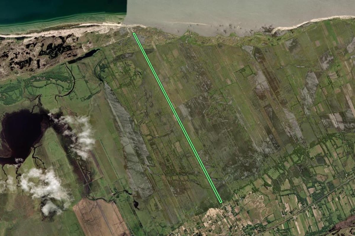 Imagem de satélite do imóvel rural em São José do Norte (RS), com o contorno declarado no CAR desenhado por cima.