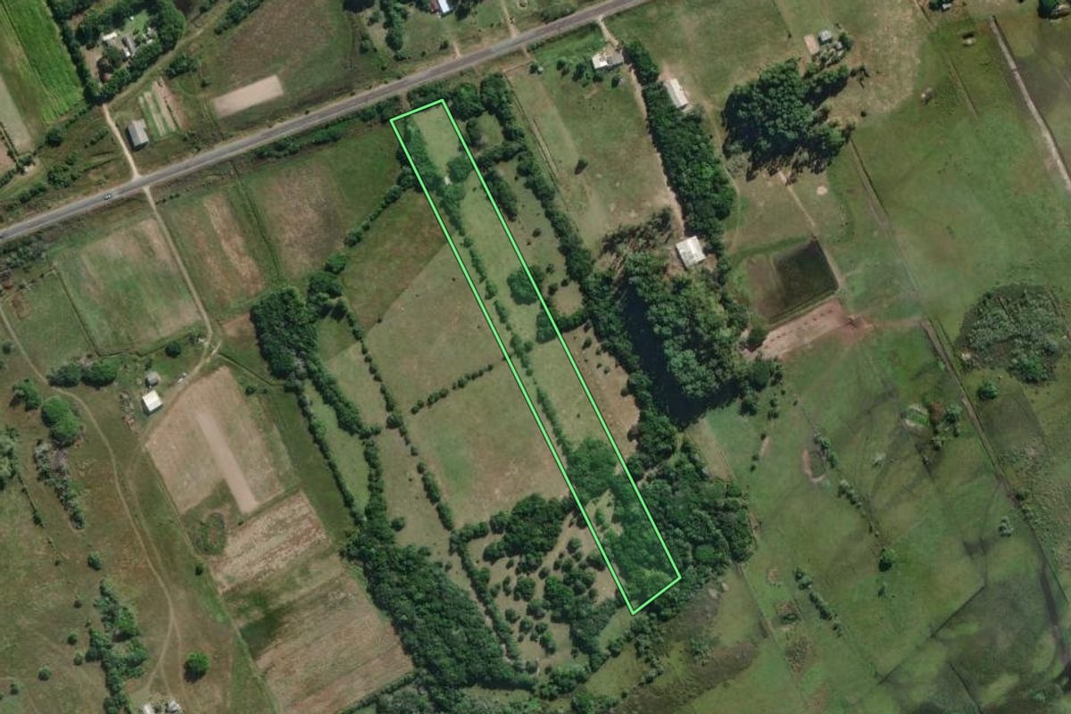 Imagem de satélite do imóvel rural em São José do Norte (RS), com o contorno declarado no CAR desenhado por cima.