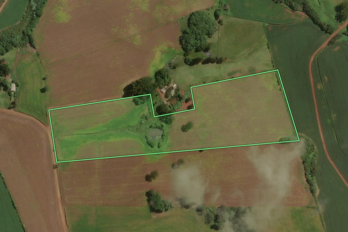 Imagem de satélite do imóvel rural em São José do Ouro (RS), com o contorno declarado no CAR desenhado por cima.