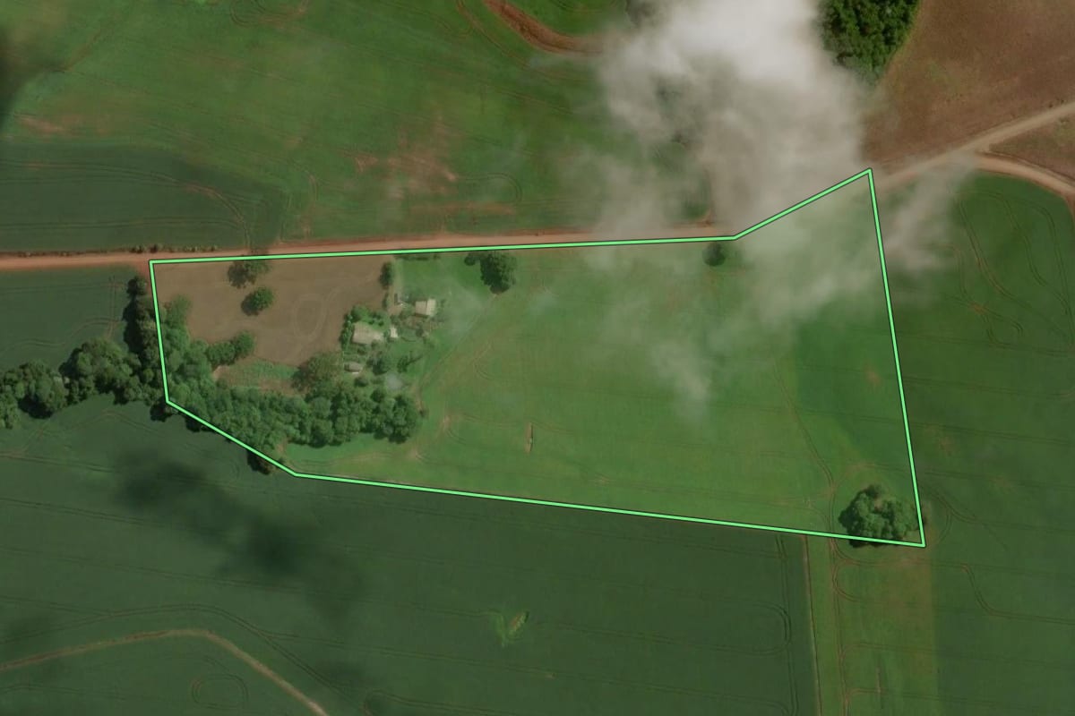 Imagem de satélite do imóvel rural em São José do Ouro (RS), com o contorno declarado no CAR desenhado por cima.