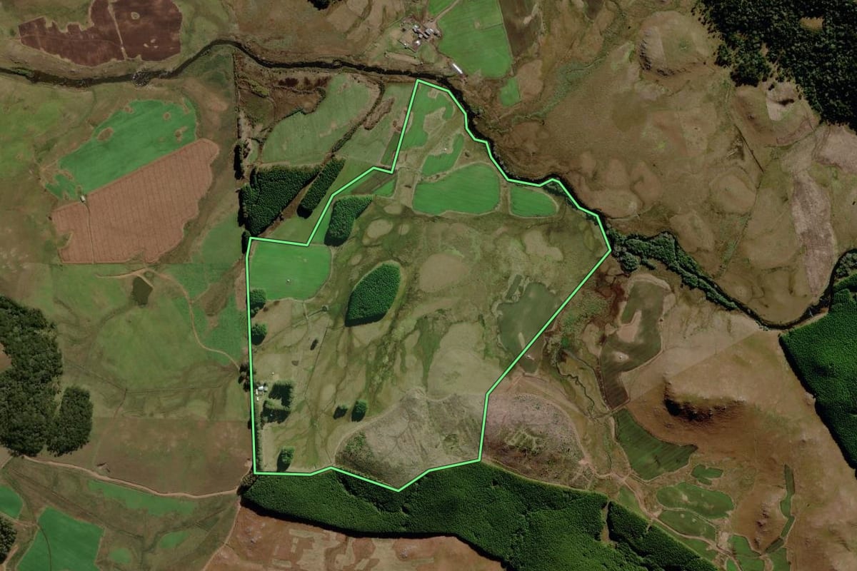 Imagem de satélite do imóvel rural em São José dos Ausentes (RS), com o contorno declarado no CAR desenhado por cima.
