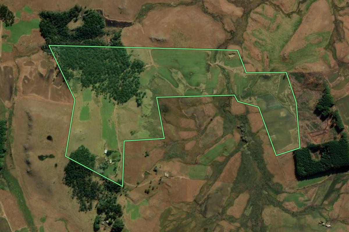 Imagem de satélite do imóvel rural em São José dos Ausentes (RS), com o contorno declarado no CAR desenhado por cima.