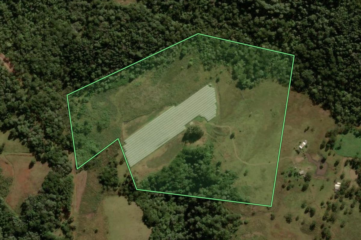 Imagem de satélite do imóvel rural em São José dos Ausentes (RS), com o contorno declarado no CAR desenhado por cima.