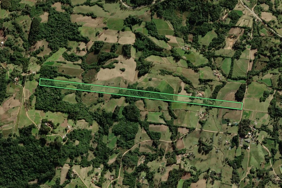 Imagem de satélite do imóvel rural em São Lourenço do Sul (RS), com o contorno declarado no CAR desenhado por cima.