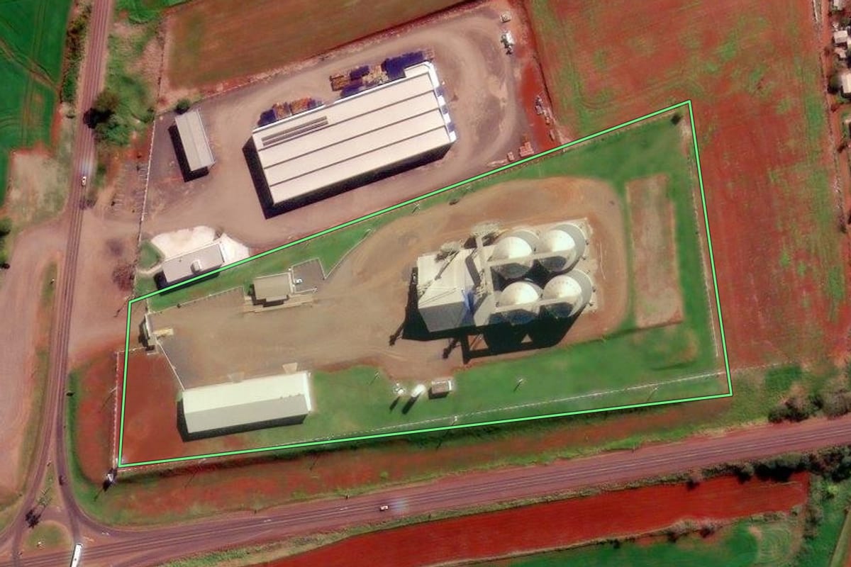 Imagem de satélite do imóvel rural em São Luiz Gonzaga (RS), com o contorno declarado no CAR desenhado por cima.