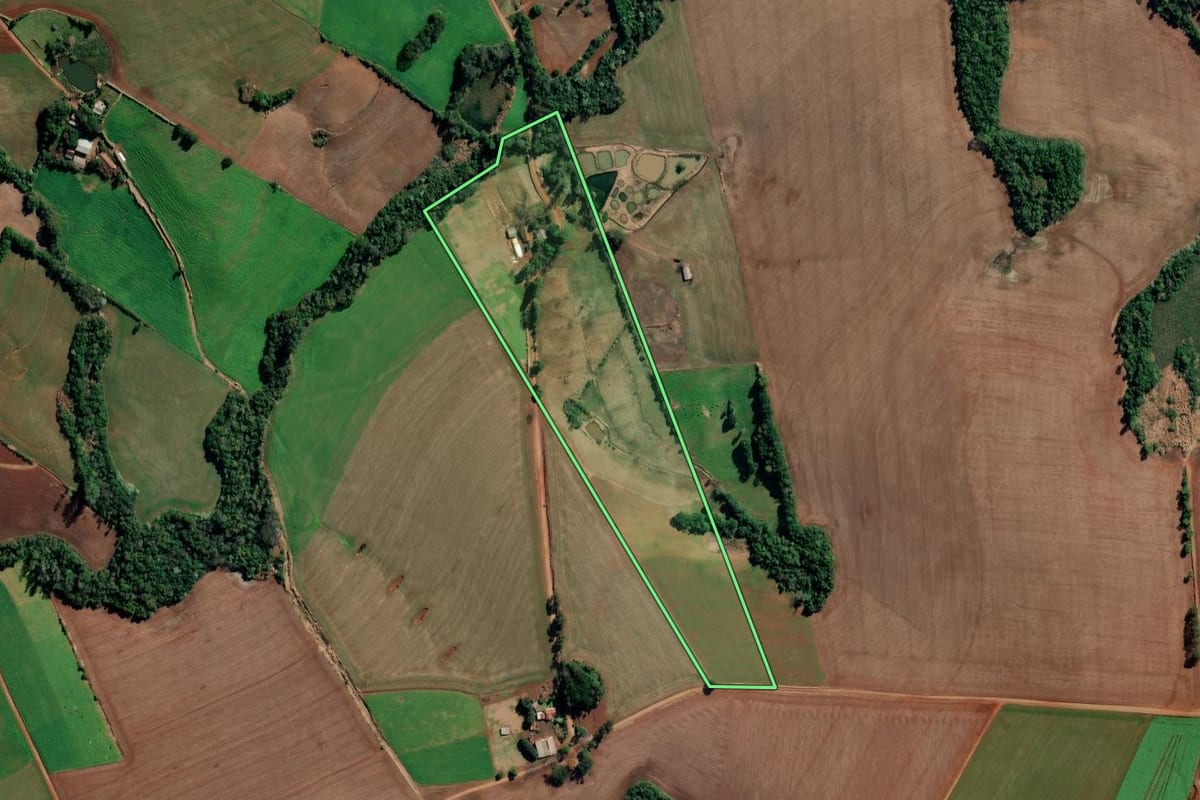 Imagem de satélite do imóvel rural em São Martinho (RS), com o contorno declarado no CAR desenhado por cima.