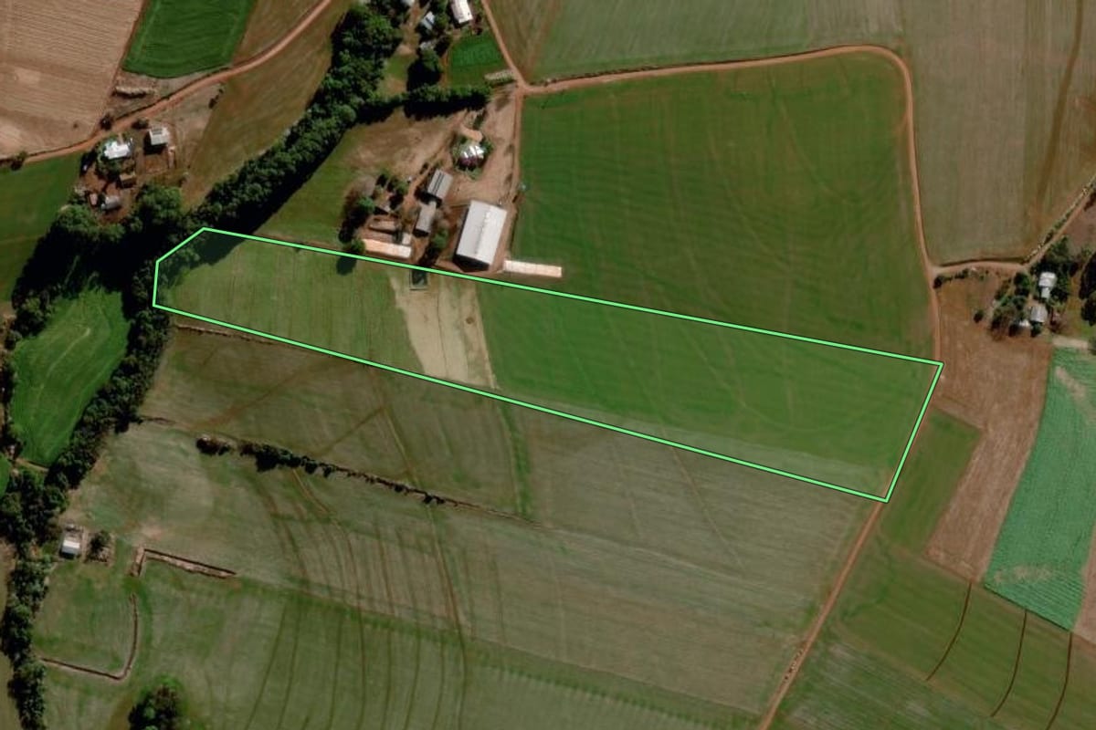 Imagem de satélite do imóvel rural em São Martinho (RS), com o contorno declarado no CAR desenhado por cima.