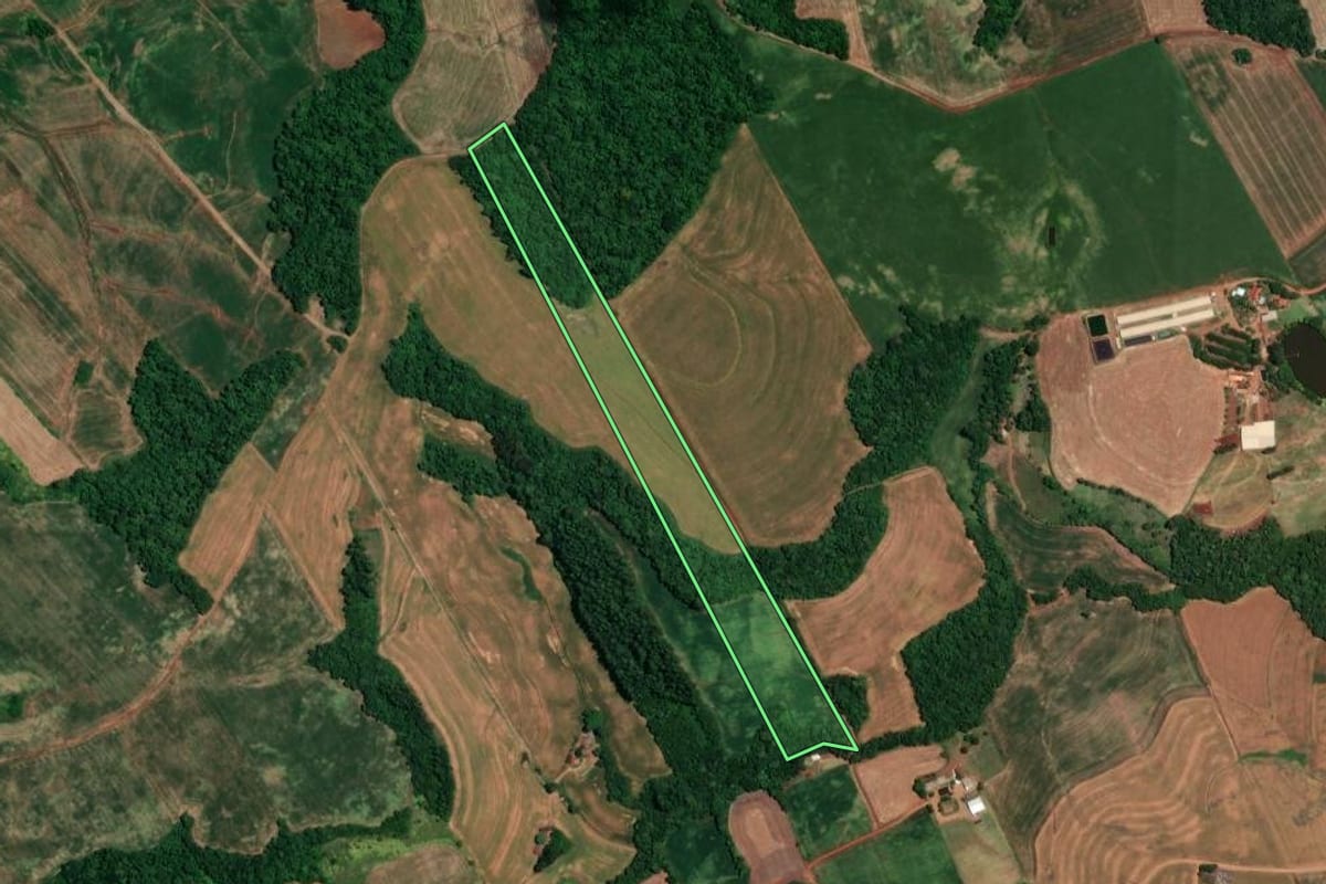 Imagem de satélite do imóvel rural em São Martinho (RS), com o contorno declarado no CAR desenhado por cima.