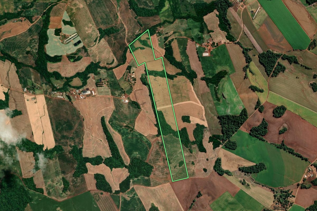 Imagem de satélite do imóvel rural em São Martinho (RS), com o contorno declarado no CAR desenhado por cima.