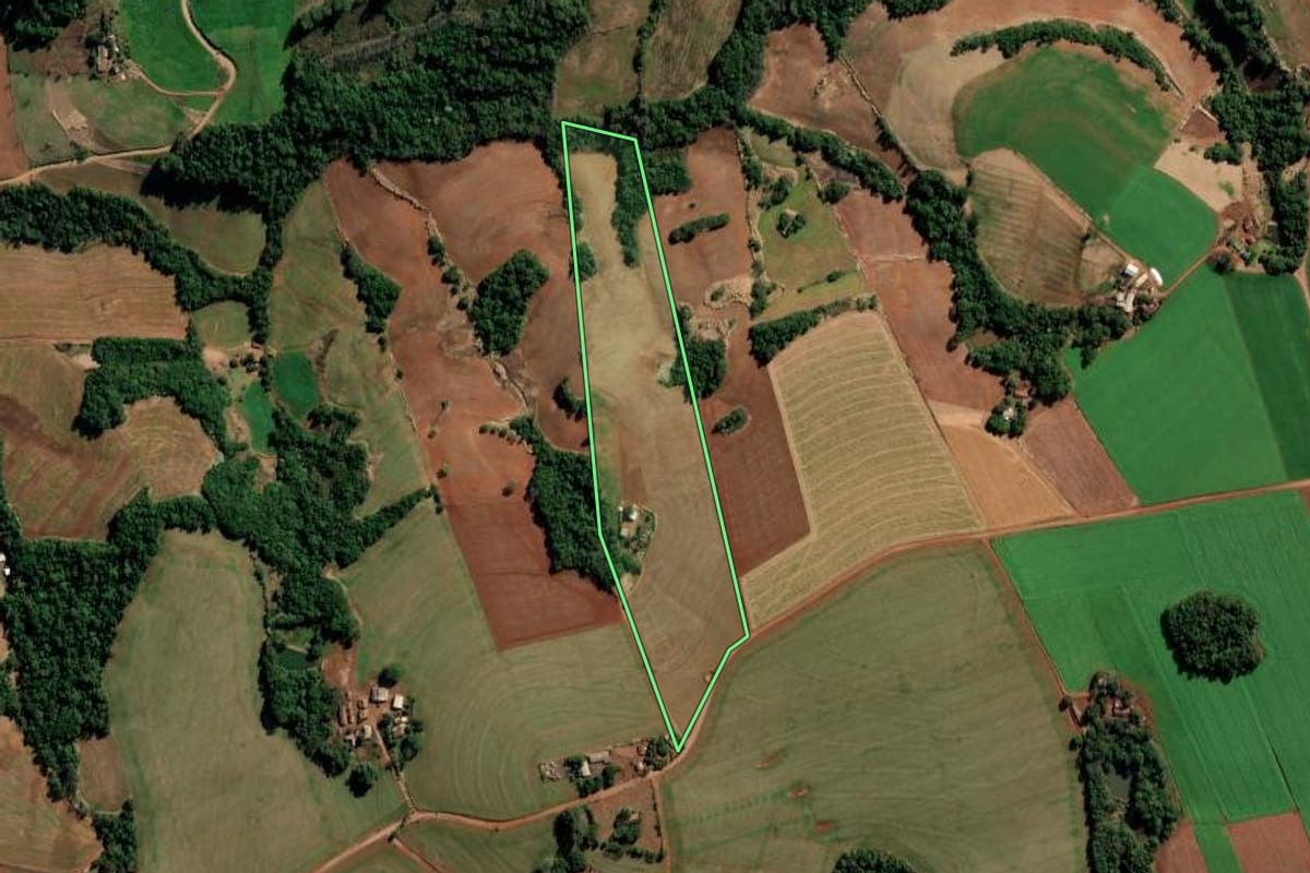 Imagem de satélite do imóvel rural em São Martinho (RS), com o contorno declarado no CAR desenhado por cima.
