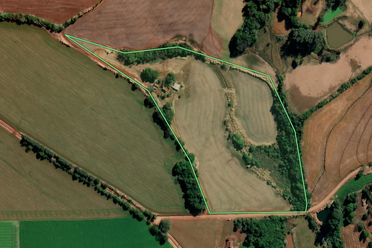 Imagem de satélite do imóvel rural em São Martinho (RS), com o contorno declarado no CAR desenhado por cima.
