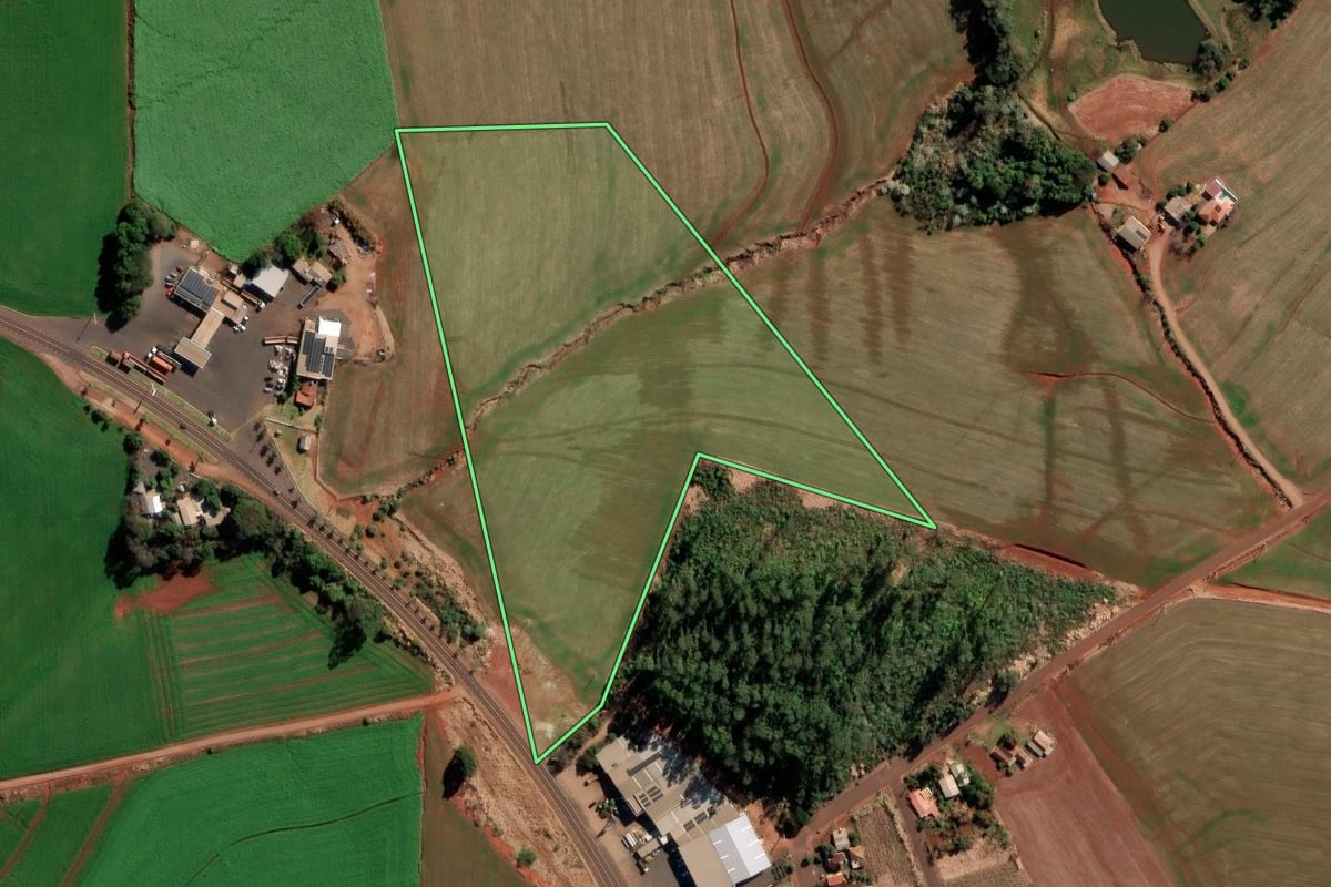 Imagem de satélite do imóvel rural em São Martinho (RS), com o contorno declarado no CAR desenhado por cima.