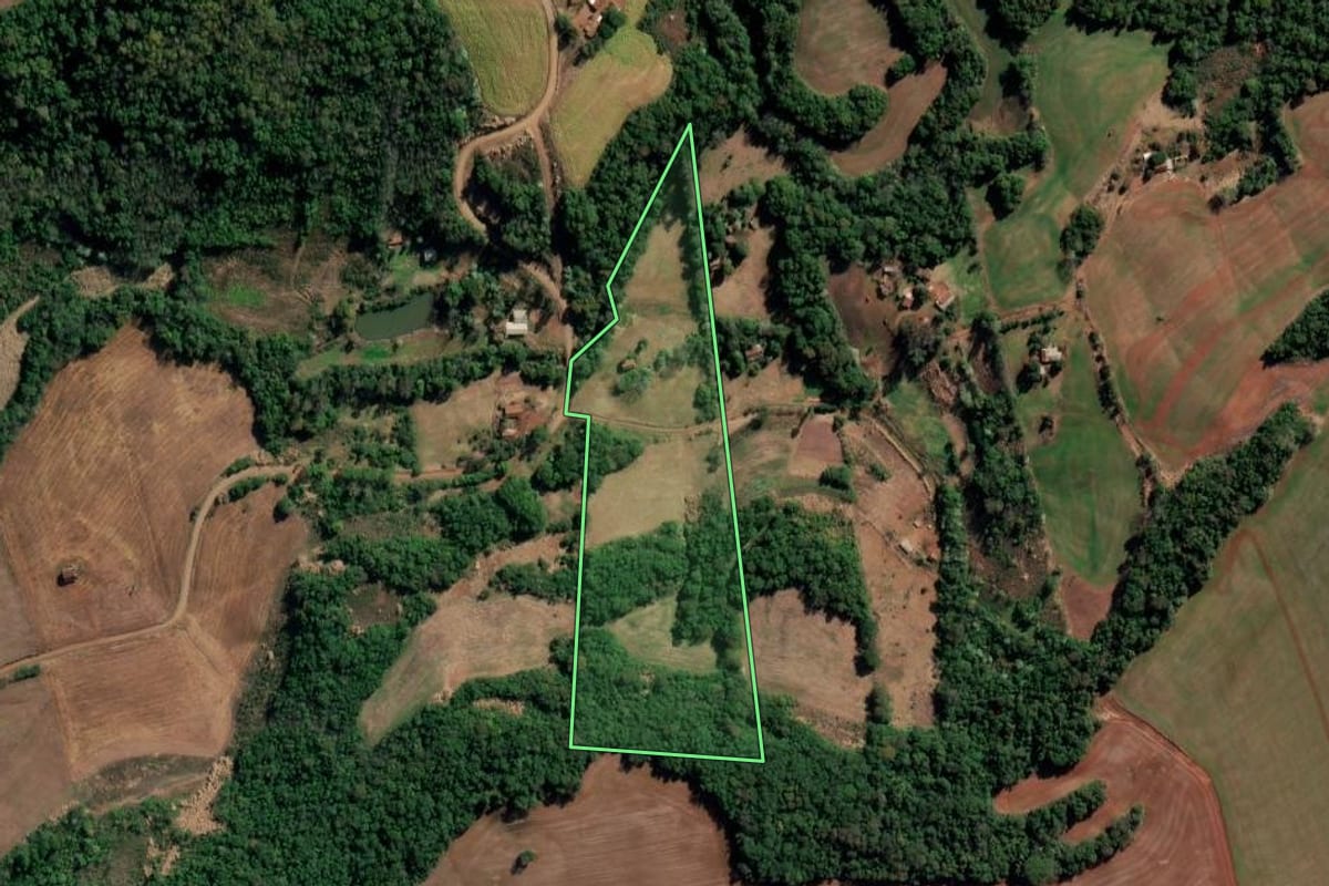 Imagem de satélite do imóvel rural em São Martinho (RS), com o contorno declarado no CAR desenhado por cima.