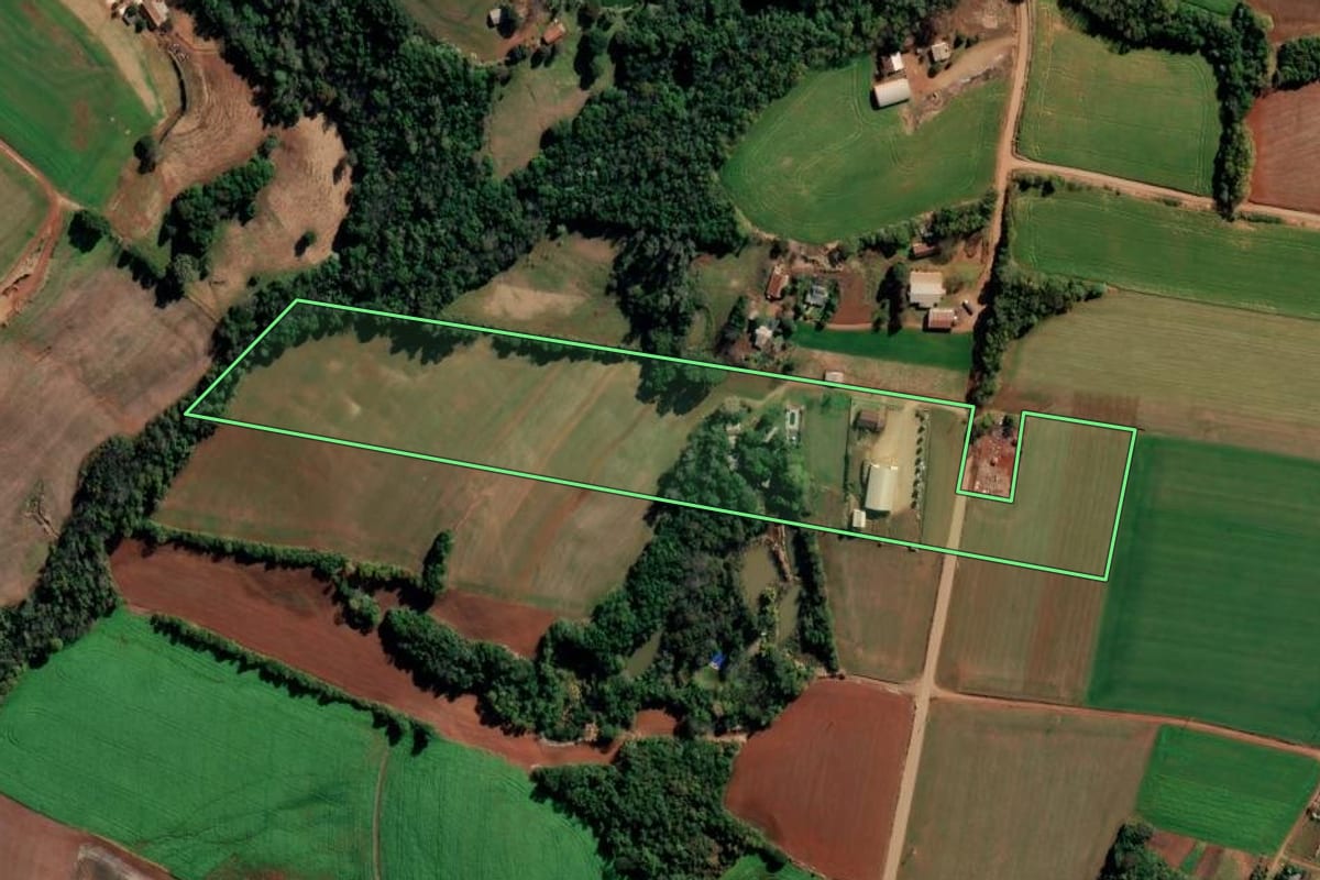 Imagem de satélite do imóvel rural em São Martinho (RS), com o contorno declarado no CAR desenhado por cima.