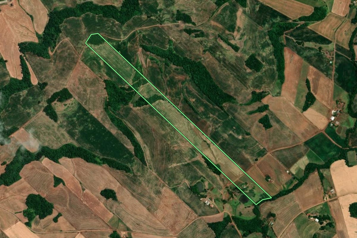 Imagem de satélite do imóvel rural em São Martinho (RS), com o contorno declarado no CAR desenhado por cima.