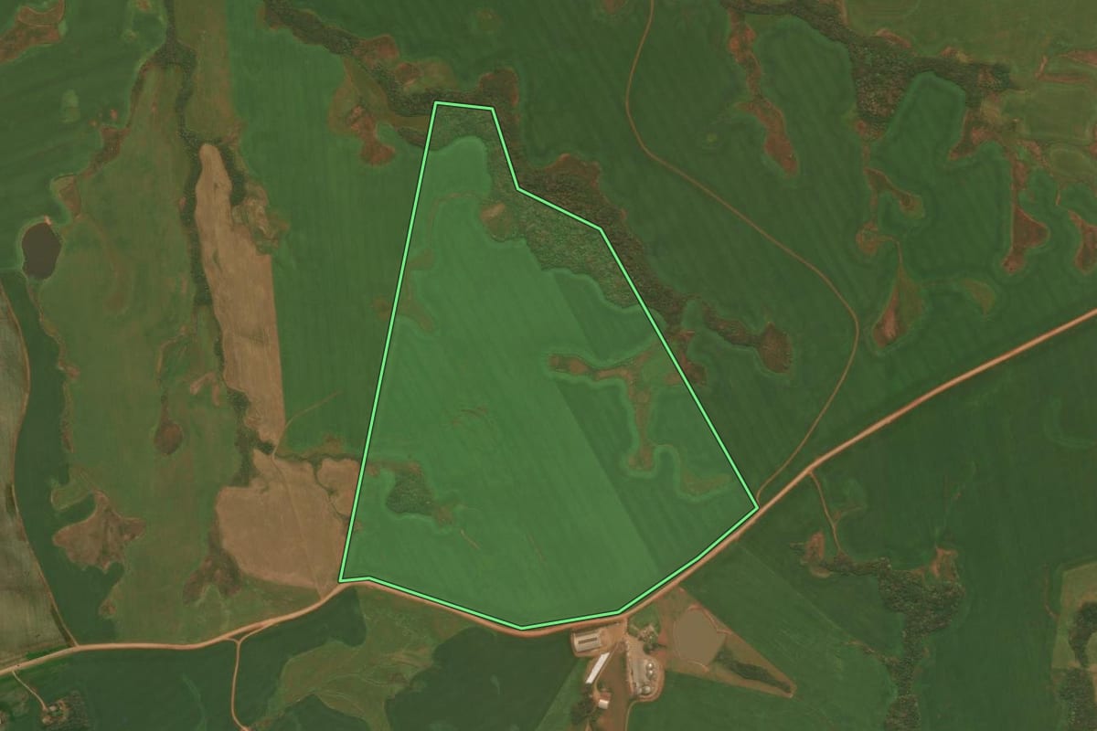 Imagem de satélite do imóvel rural em São Martinho da Serra (RS), com o contorno declarado no CAR desenhado por cima.