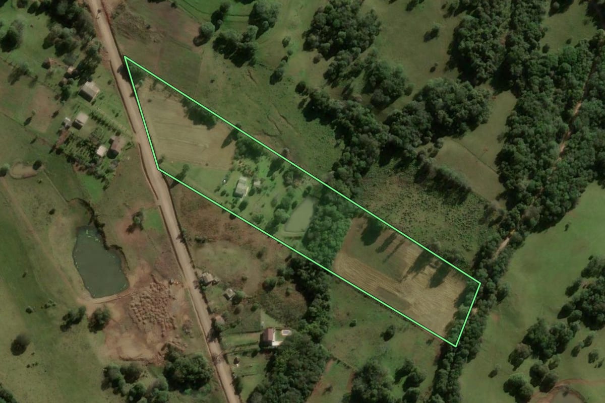 Imagem de satélite do imóvel rural em São Martinho da Serra (RS), com o contorno declarado no CAR desenhado por cima.