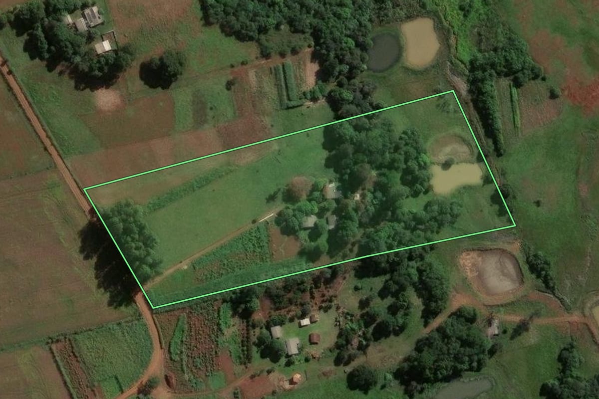 Imagem de satélite do imóvel rural em São Miguel das Missões (RS), com o contorno declarado no CAR desenhado por cima.