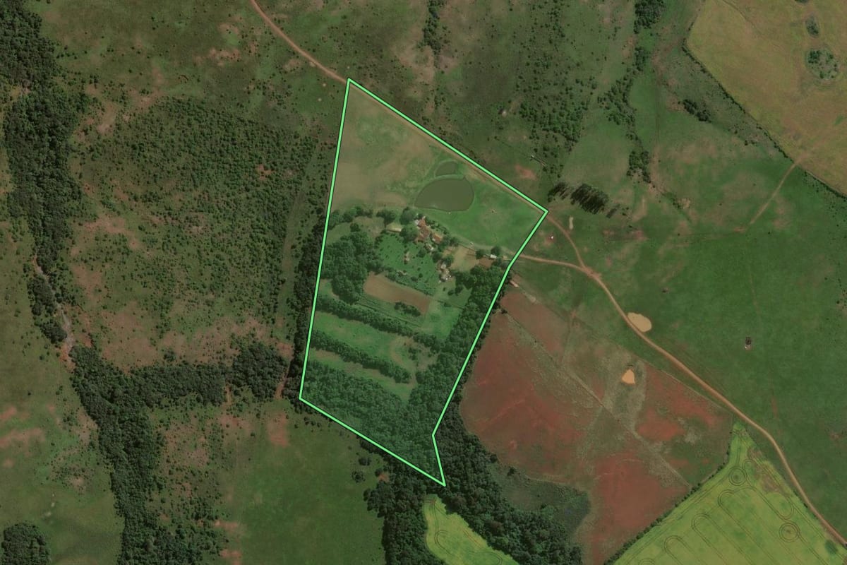 Imagem de satélite do imóvel rural em São Miguel das Missões (RS), com o contorno declarado no CAR desenhado por cima.